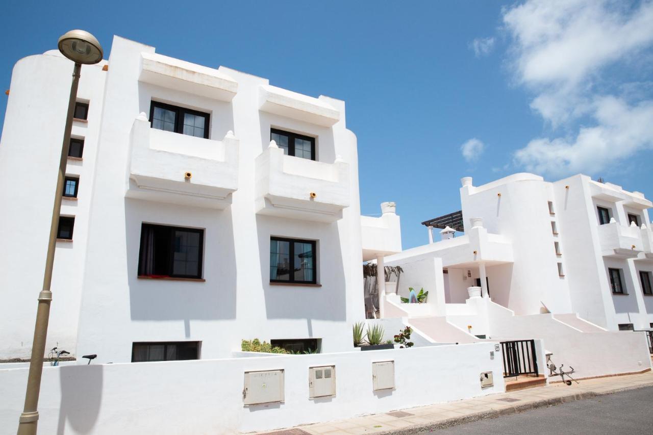 Surf Dream Surfhouse Hostel คอร์ราเลโฮ ภายนอก รูปภาพ