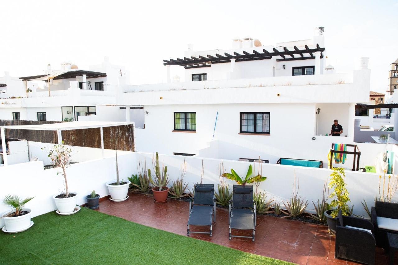 Surf Dream Surfhouse Hostel คอร์ราเลโฮ ภายนอก รูปภาพ