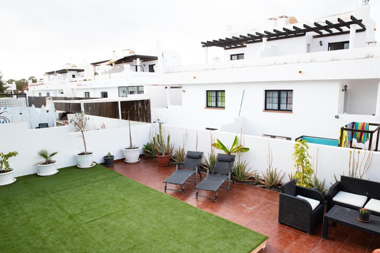 Surf Dream Surfhouse Hostel คอร์ราเลโฮ ภายนอก รูปภาพ