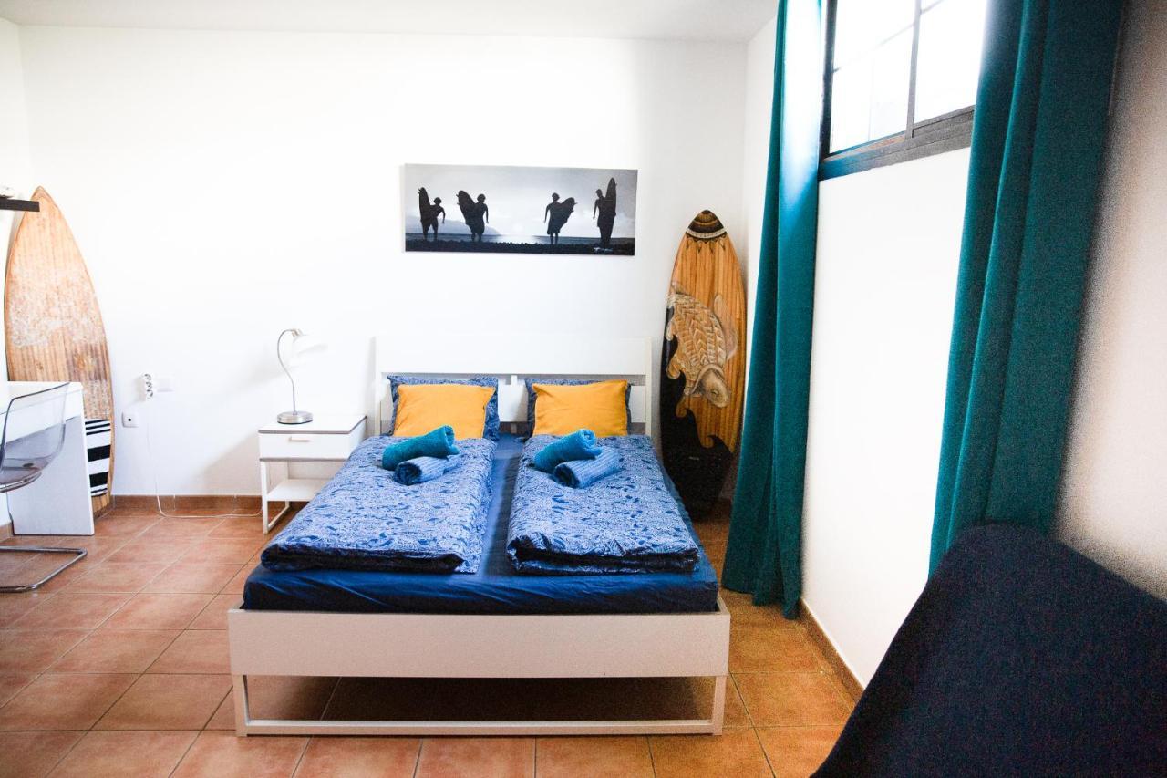 Surf Dream Surfhouse Hostel คอร์ราเลโฮ ภายนอก รูปภาพ