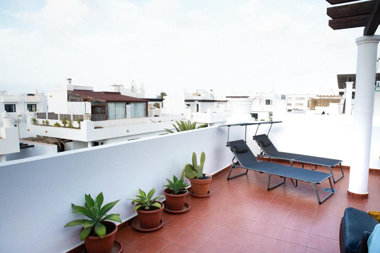 Surf Dream Surfhouse Hostel คอร์ราเลโฮ ภายนอก รูปภาพ